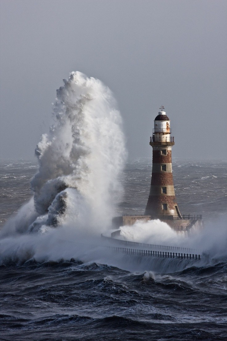 Photo:  waves on Lighthouse, Sunderland, England